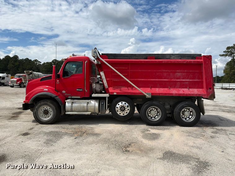 image for item YA4198 2020 Kenworth T880 dump truck