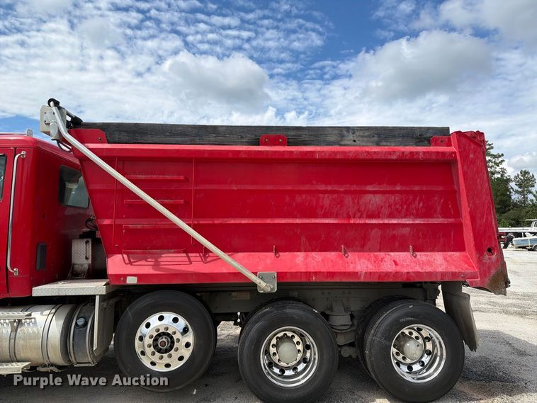 image for item YA4198 2020 Kenworth T880 dump truck