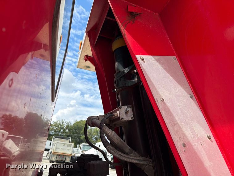 image for item YA4198 2020 Kenworth T880 dump truck