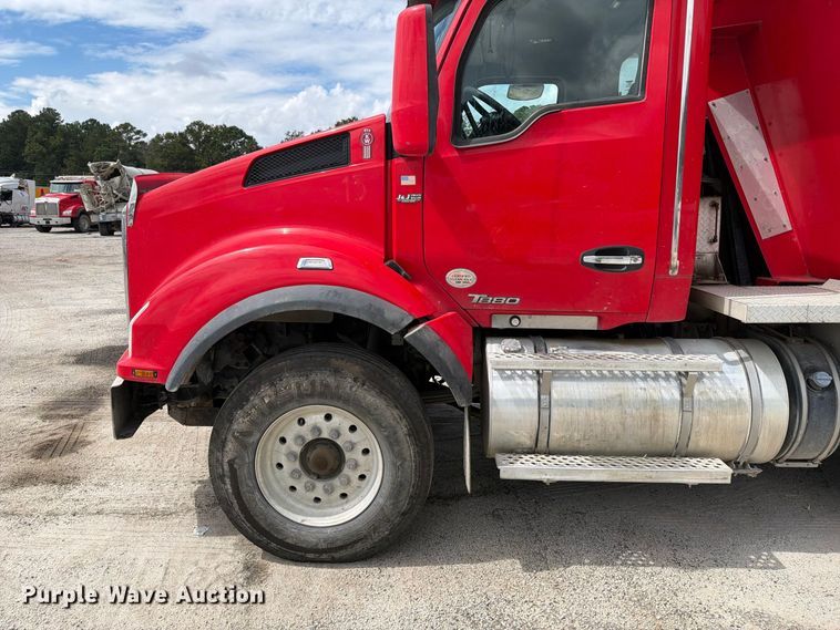 image for item YA4198 2020 Kenworth T880 dump truck