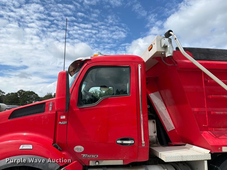 image for item YA4198 2020 Kenworth T880 dump truck