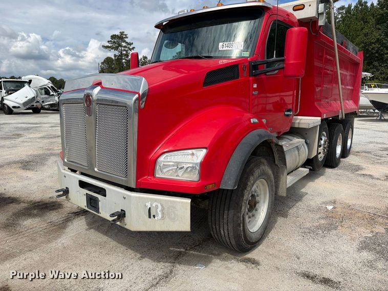 image for item YA4198 2020 Kenworth T880 dump truck