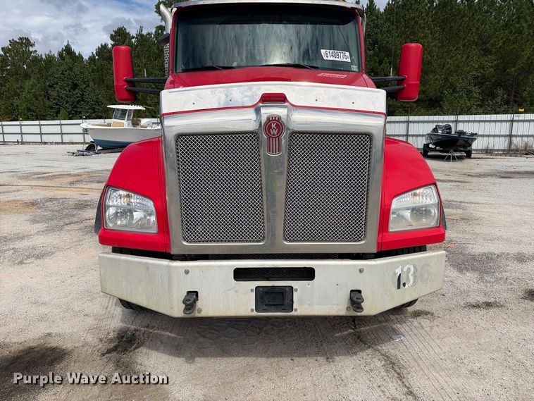 image for item YA4198 2020 Kenworth T880 dump truck