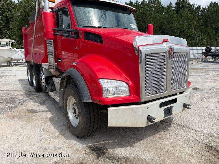 image for item YA4198 2020 Kenworth T880 dump truck