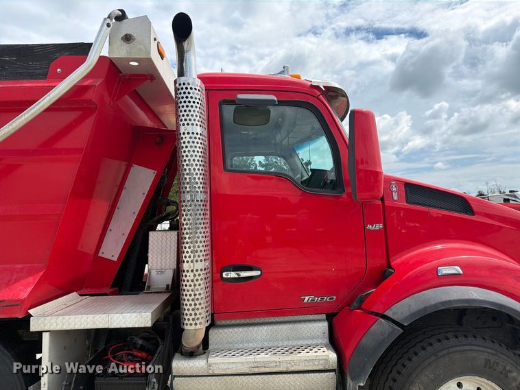 image for item YA4198 2020 Kenworth T880 dump truck