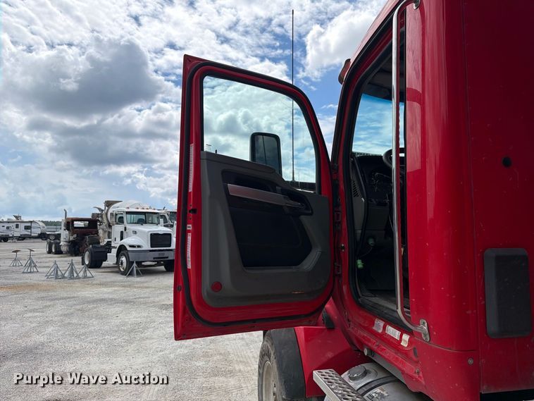 image for item YA4198 2020 Kenworth T880 dump truck