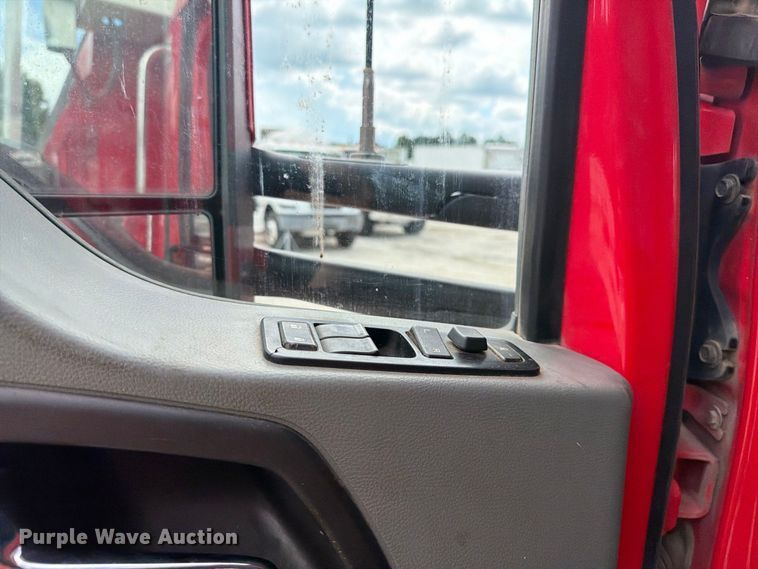 image for item YA4198 2020 Kenworth T880 dump truck