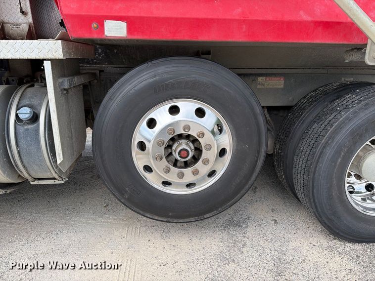 image for item YA4198 2020 Kenworth T880 dump truck