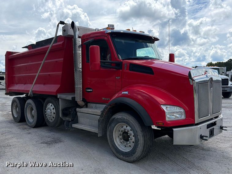 image for item YA4199 2020 Kenworth T880 dump truck