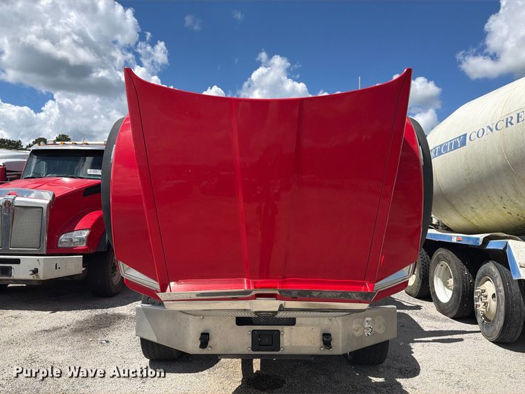 image for item YA4199 2020 Kenworth T880 dump truck