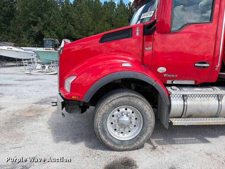 image for item YA4199 2020 Kenworth T880 dump truck