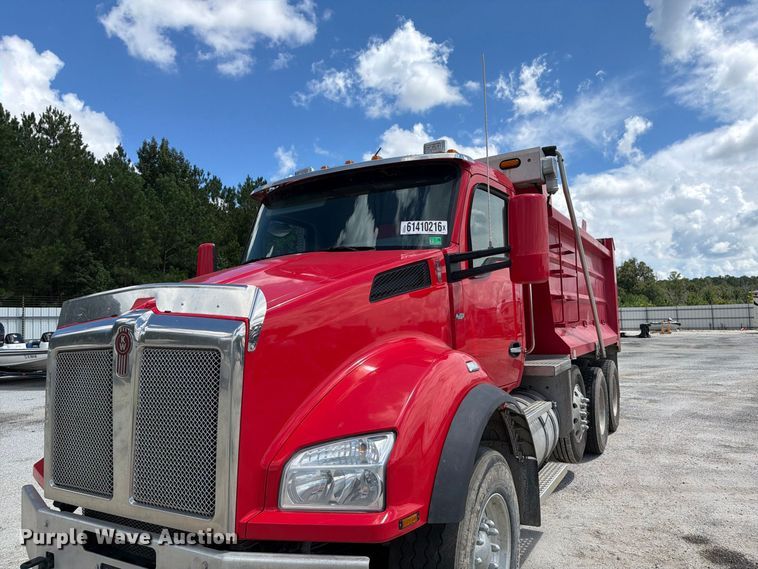 image for item YA4199 2020 Kenworth T880 dump truck