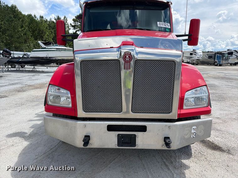 image for item YA4199 2020 Kenworth T880 dump truck