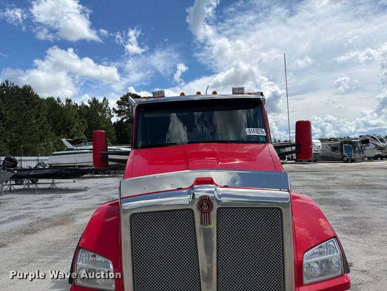 image for item YA4199 2020 Kenworth T880 dump truck