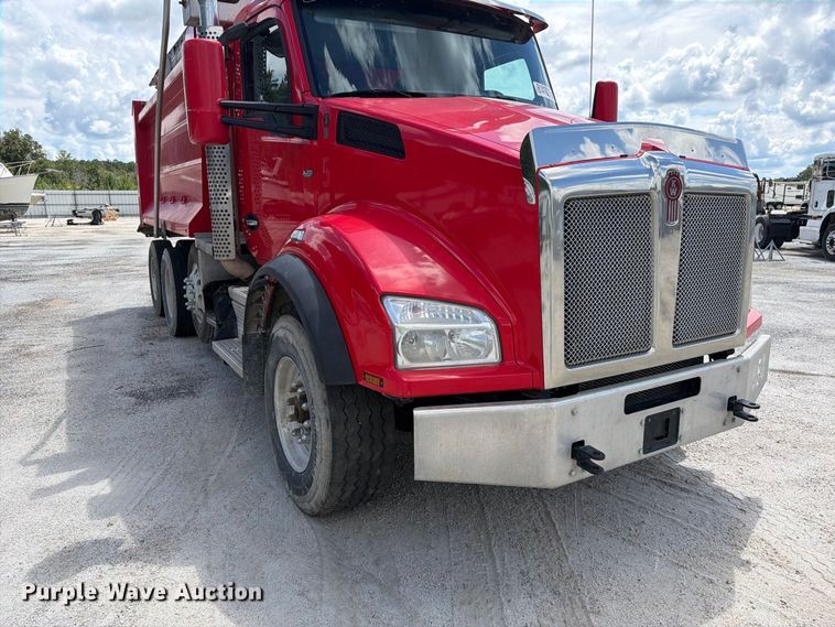 image for item YA4199 2020 Kenworth T880 dump truck