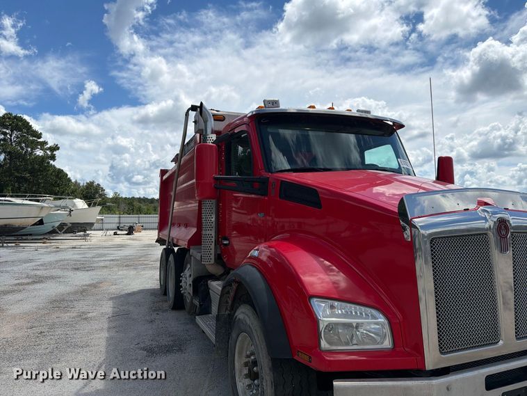 image for item YA4199 2020 Kenworth T880 dump truck