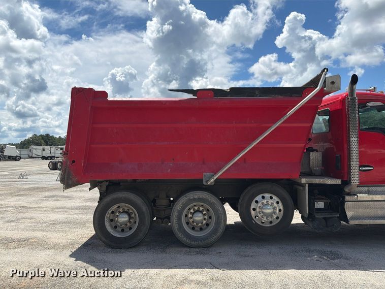 image for item YA4199 2020 Kenworth T880 dump truck