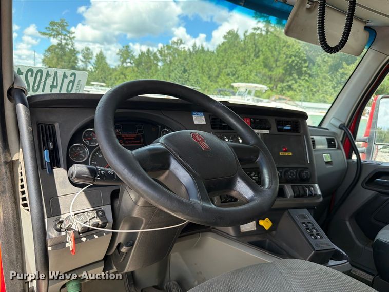 image for item YA4199 2020 Kenworth T880 dump truck