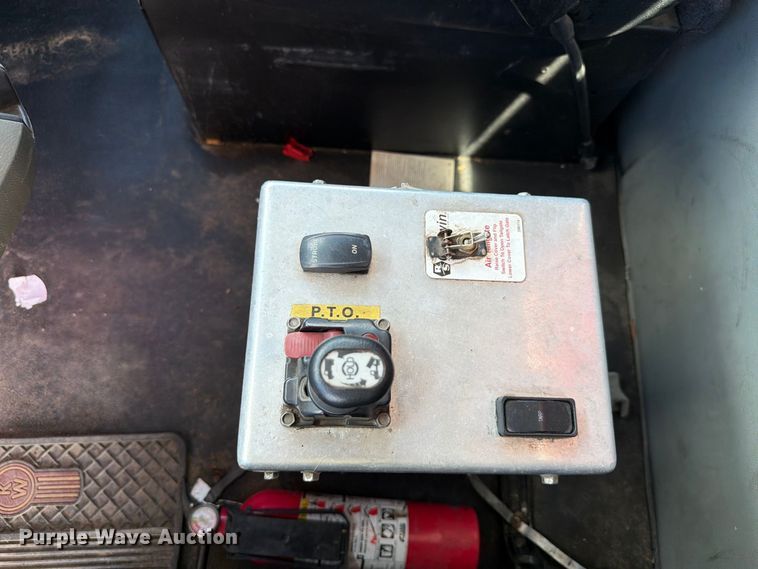 image for item YA4199 2020 Kenworth T880 dump truck