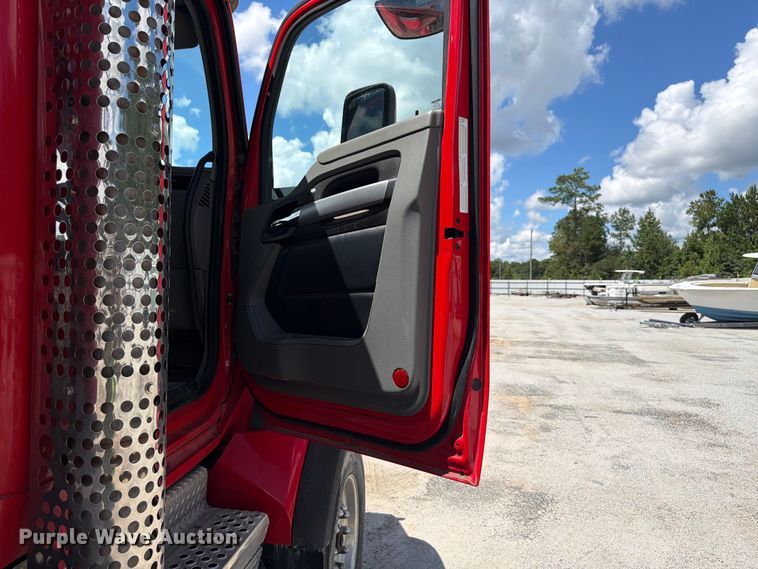 image for item YA4199 2020 Kenworth T880 dump truck