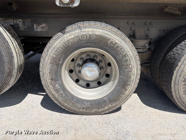 image for item YA4199 2020 Kenworth T880 dump truck