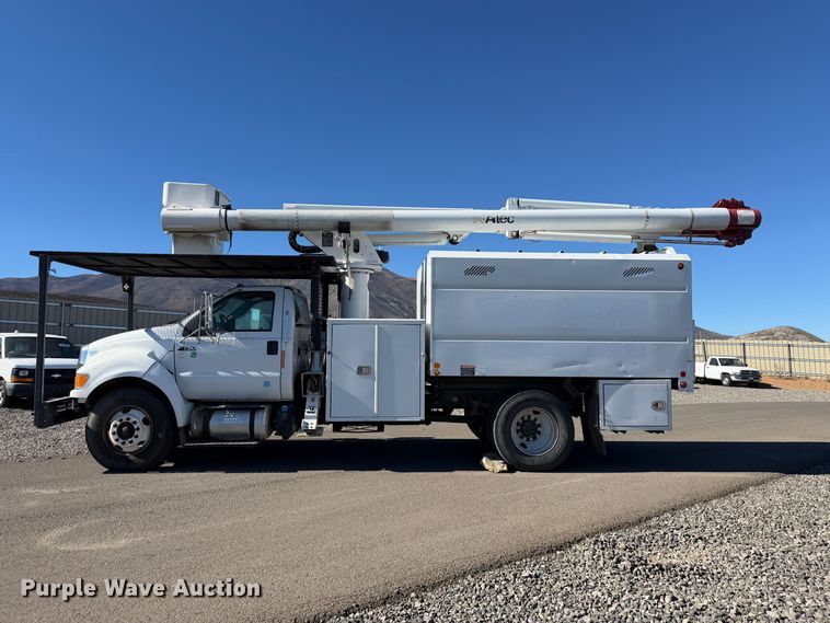 image for item YA4528 2015 Ford F750 Super Duty forestry bucket truck