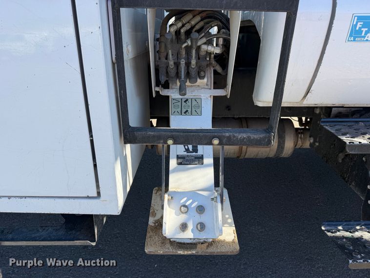 image for item YA4528 2015 Ford F750 Super Duty forestry bucket truck