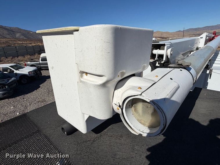 image for item YA4528 2015 Ford F750 Super Duty forestry bucket truck