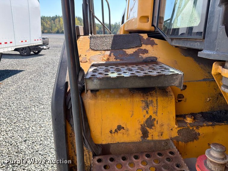 image for item YA4643 Bell B30E articulated haul truck