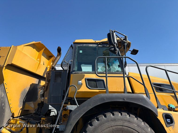 image for item YA4643 Bell B30E articulated haul truck