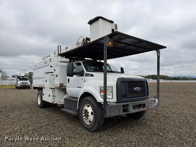 image for item YA4735 2016 Ford F750 Super Duty forestry bucket truck