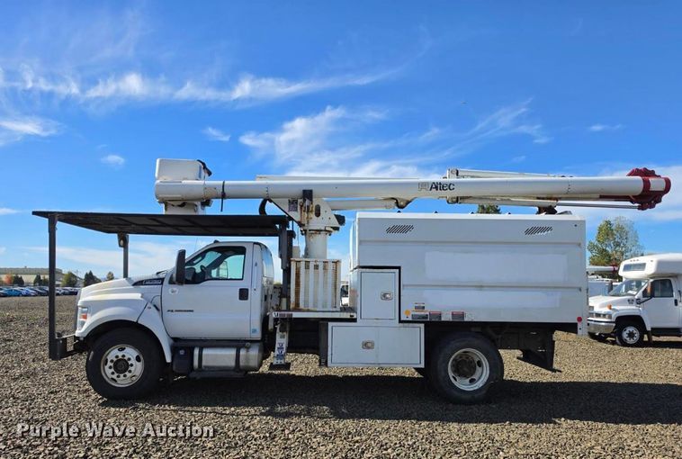 image for item YA4735 2016 Ford F750 Super Duty forestry bucket truck