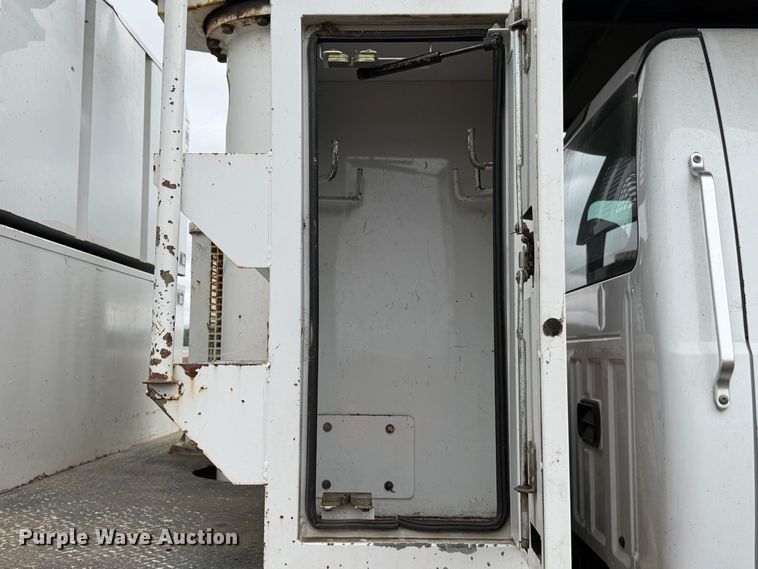 image for item YA4735 2016 Ford F750 Super Duty forestry bucket truck