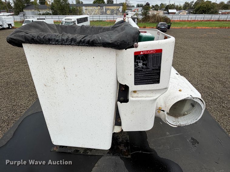 image for item YA4735 2016 Ford F750 Super Duty forestry bucket truck