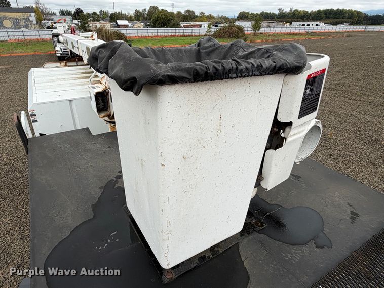 image for item YA4735 2016 Ford F750 Super Duty forestry bucket truck