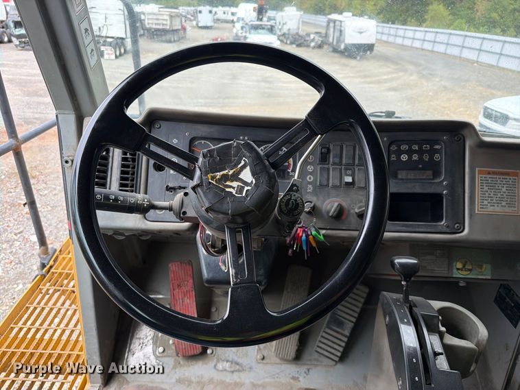image for item YA4857 2013 Caterpillar 771D haul truck