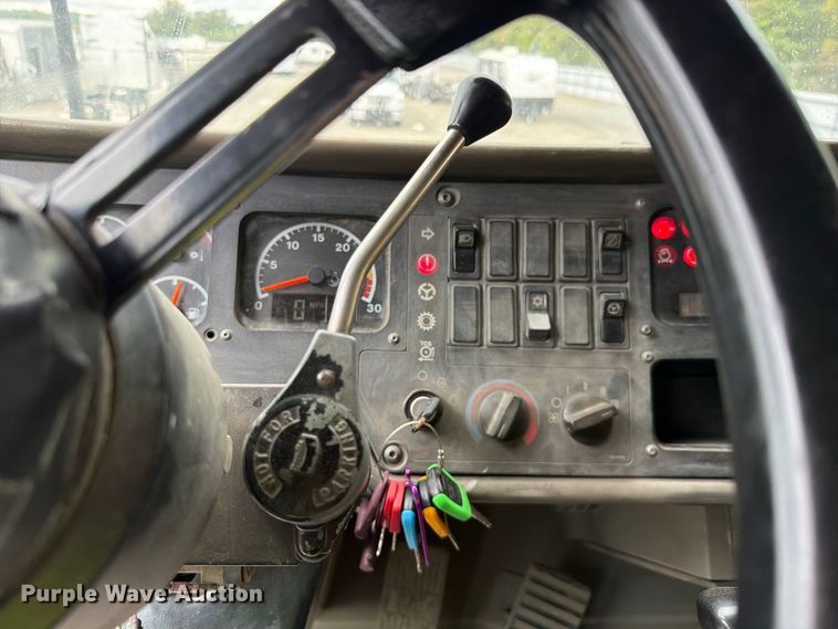 image for item YA4857 2013 Caterpillar 771D haul truck