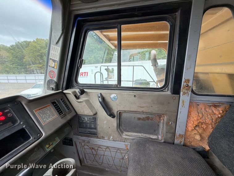 image for item YA4857 2013 Caterpillar 771D haul truck
