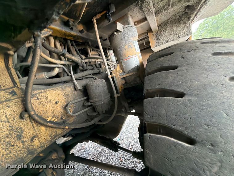 image for item YA4857 2013 Caterpillar 771D haul truck