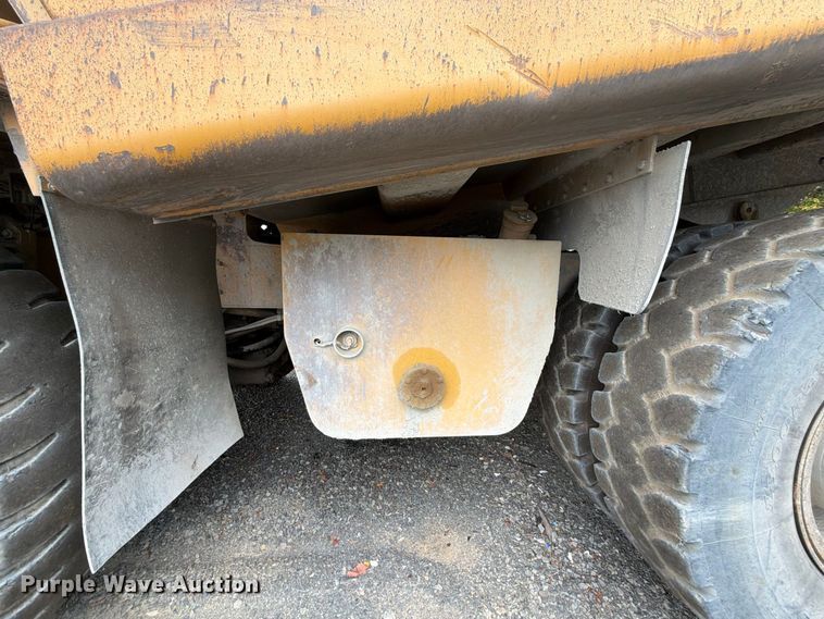 image for item YA4857 2013 Caterpillar 771D haul truck