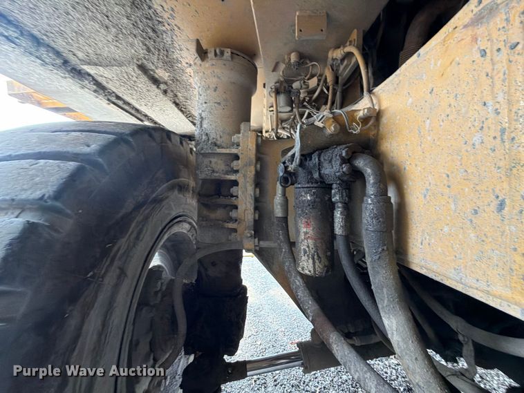 image for item YA4857 2013 Caterpillar 771D haul truck
