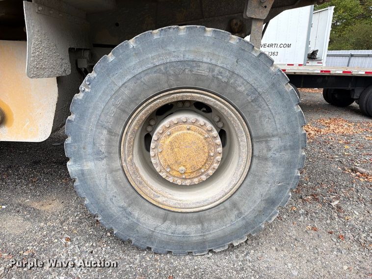 image for item YA4857 2013 Caterpillar 771D haul truck