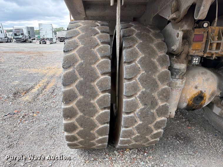 image for item YA4857 2013 Caterpillar 771D haul truck