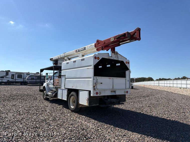 image for item YA4859 2015 Ford F750 Super Duty forestry bucket truck
