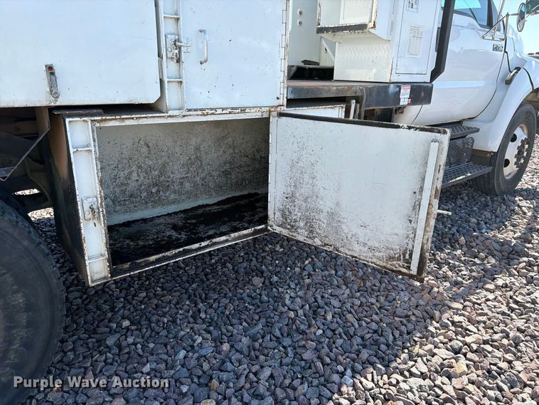 image for item YA4859 2015 Ford F750 Super Duty forestry bucket truck