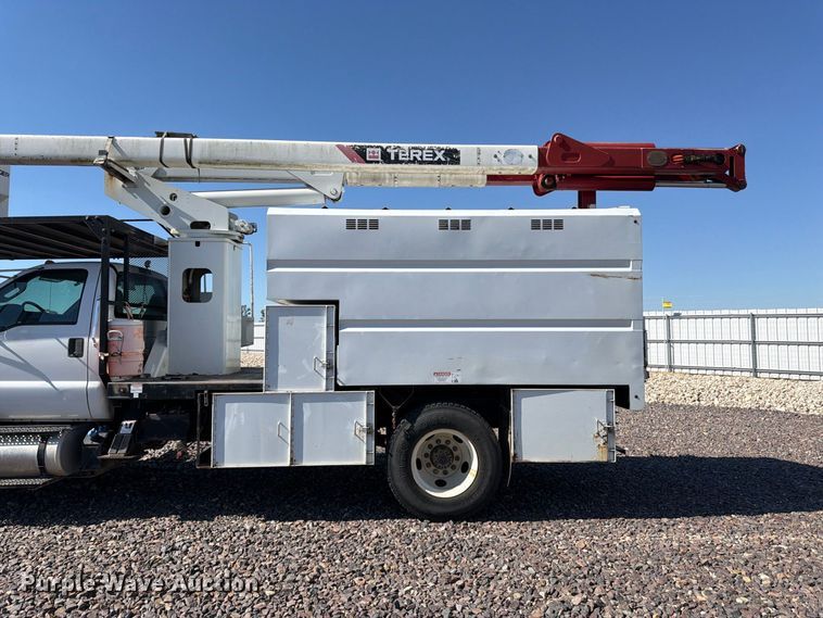 image for item YA4859 2015 Ford F750 Super Duty forestry bucket truck