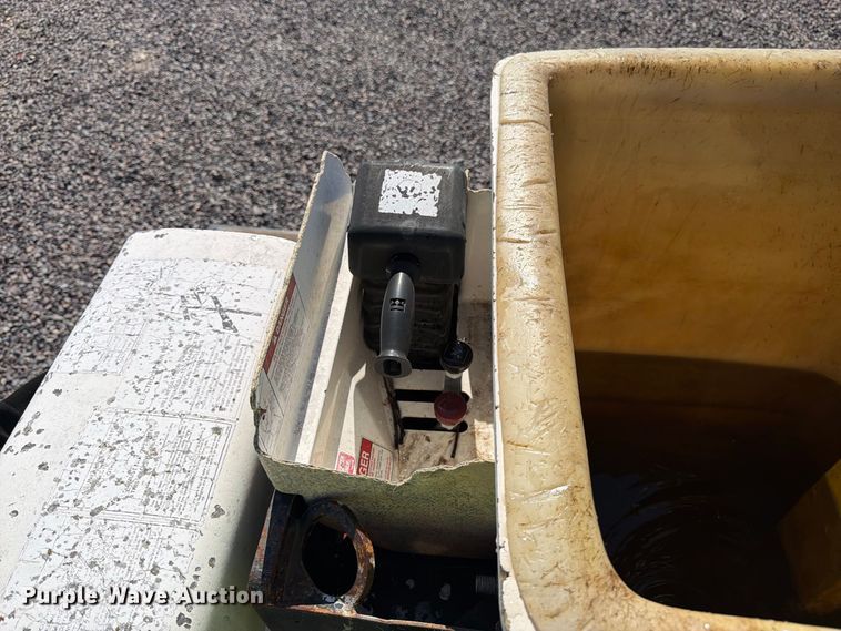 image for item YA4859 2015 Ford F750 Super Duty forestry bucket truck