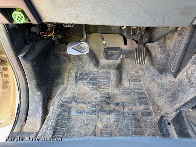 image for item YA4859 2015 Ford F750 Super Duty forestry bucket truck