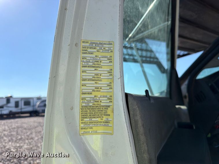 image for item YA4859 2015 Ford F750 Super Duty forestry bucket truck