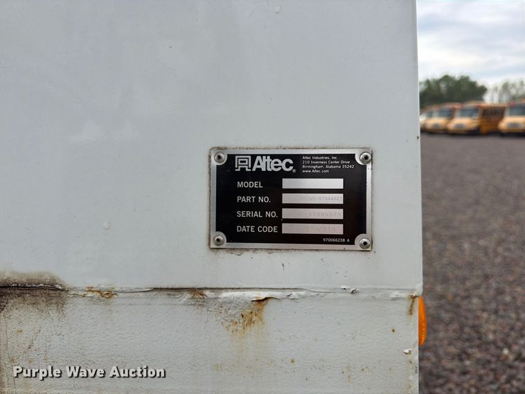 image for item YA4904 2015 Freightliner Business Class M2 forestry bucket truck